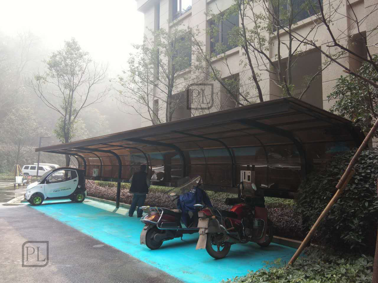 万科紫台电动单车雨棚